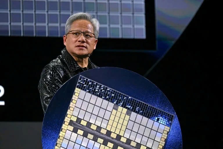 01-2909-3103-1 Nvidia trở thành công ty đầu tiên đạt vốn hoá 4.000 tỷ USD